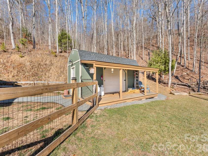 410 Moonlight Trail, Bryson City, NC 28713.  MLS# CAR4341559, YatesRealty ID 3875. 