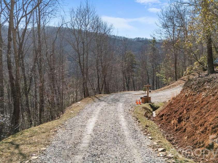 410 Moonlight Trail, Bryson City, NC 28713.  MLS# CAR4341559, YatesRealty ID 3875. 