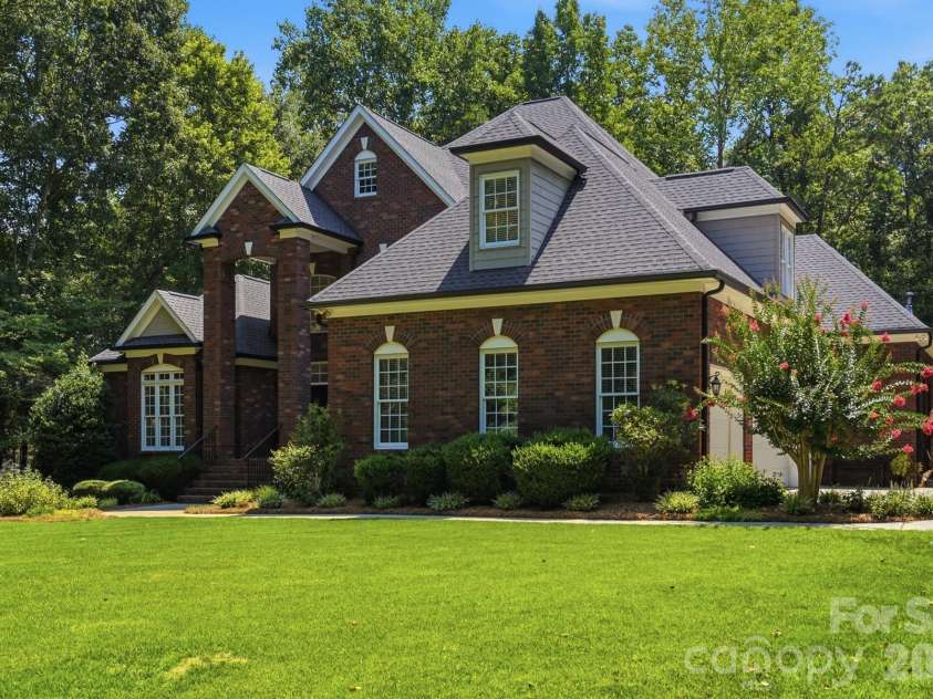 832 Savile Lane, Fort Mill, SC 29715.  MLS# CAR4401488, YatesRealty ID 38752. 