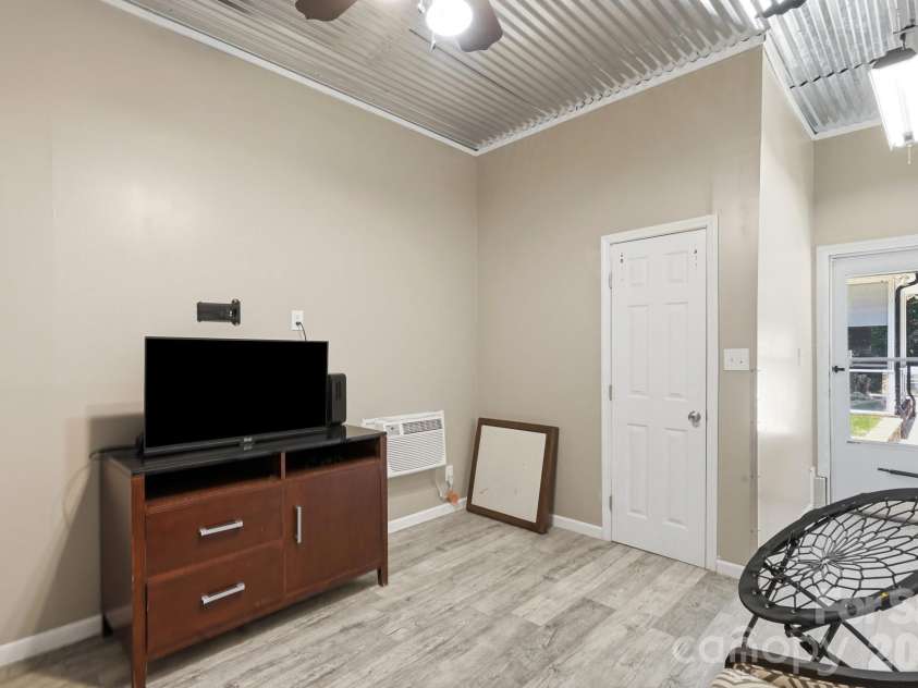 832 Savile Lane, Fort Mill, SC 29715.  MLS# CAR4401488, YatesRealty ID 38752. 