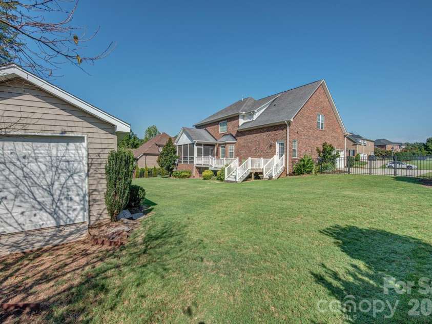 5508 Tillery Lane, Gastonia, NC 28056.  MLS# CAR4391366, YatesRealty ID 38754. 