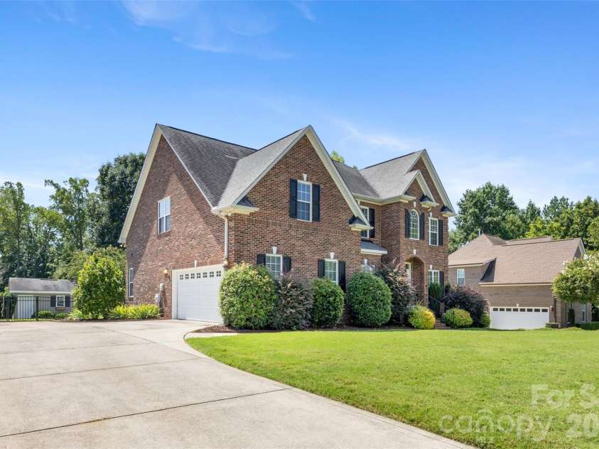 5508 Tillery Lane, Gastonia, NC 28056.  MLS# CAR4391366, YatesRealty ID 38754. 