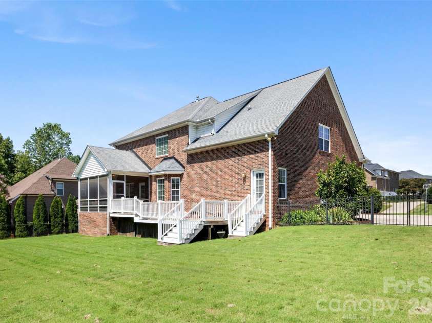 5508 Tillery Lane, Gastonia, NC 28056.  MLS# CAR4391366, YatesRealty ID 38754. 