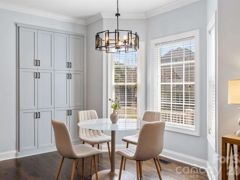 5508 Tillery Lane, Gastonia, NC 28056.  MLS# CAR4391366, YatesRealty ID 38754. Breakfast area