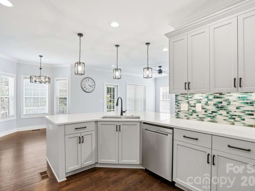 5508 Tillery Lane, Gastonia, NC 28056.  MLS# CAR4391366, YatesRealty ID 38754. Kitchen