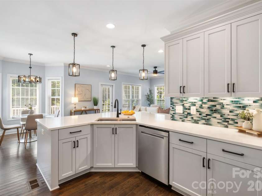 5508 Tillery Lane, Gastonia, NC 28056.  MLS# CAR4391366, YatesRealty ID 38754. Kitchen