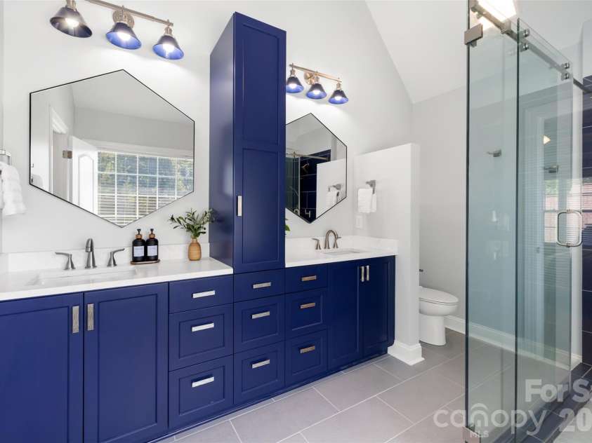 5508 Tillery Lane, Gastonia, NC 28056.  MLS# CAR4391366, YatesRealty ID 38754. Primary bathroom
