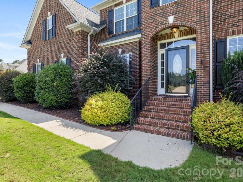 5508 Tillery Lane, Gastonia, NC 28056.  MLS# CAR4391366, YatesRealty ID 38754. Welcome home!