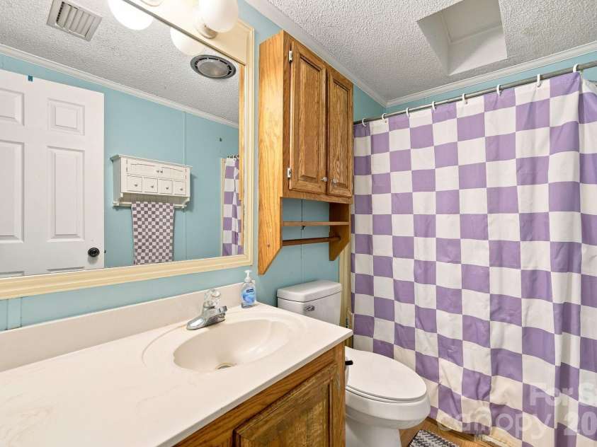 1062 Bayneswood Lane, Fort Mill, SC 29707.  MLS# CAR4386389, YatesRealty ID 38756. Secondary bath
