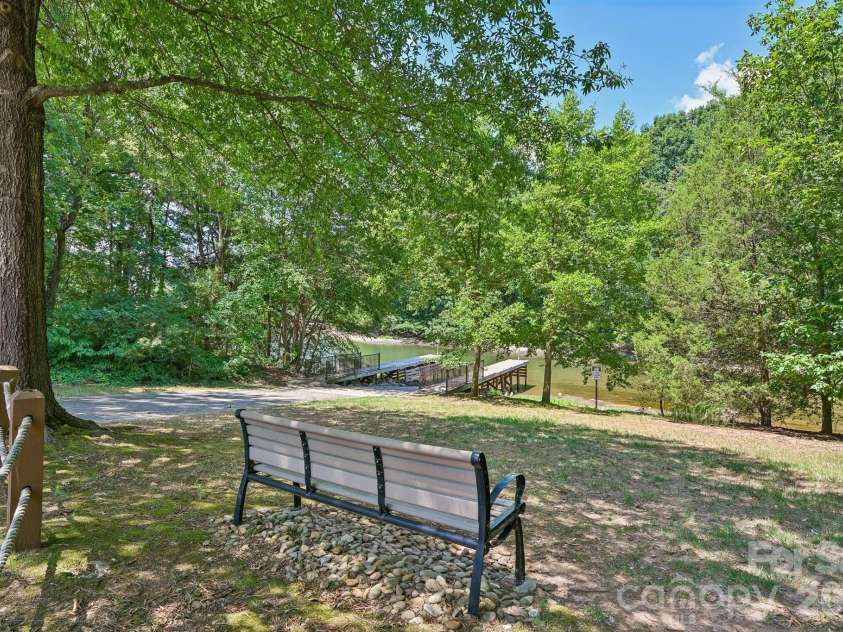 20524 Harbor View Drive, Cornelius, NC 28031.  MLS# CAR4400251, YatesRealty ID 38757. Docks