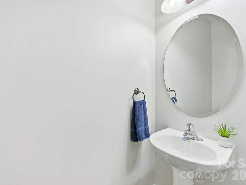20524 Harbor View Drive, Cornelius, NC 28031.  MLS# CAR4400251, YatesRealty ID 38757. Powder Room