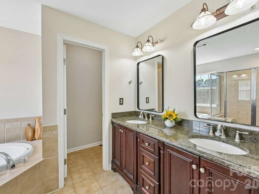 20524 Harbor View Drive, Cornelius, NC 28031.  MLS# CAR4400251, YatesRealty ID 38757. Primary Bath