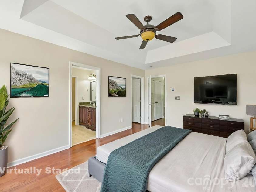 20524 Harbor View Drive, Cornelius, NC 28031.  MLS# CAR4400251, YatesRealty ID 38757. Primary Bedroom