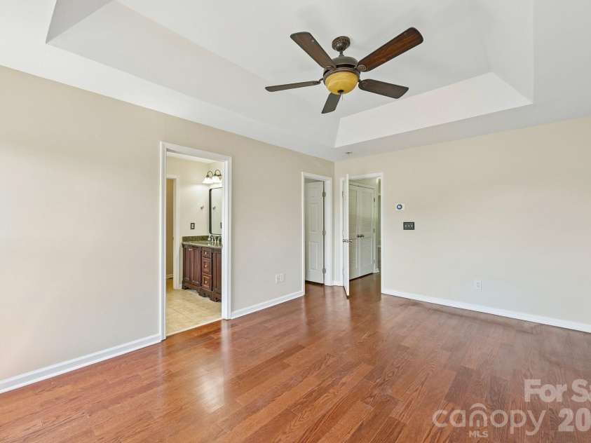 20524 Harbor View Drive, Cornelius, NC 28031.  MLS# CAR4400251, YatesRealty ID 38757. Primary Bedroom