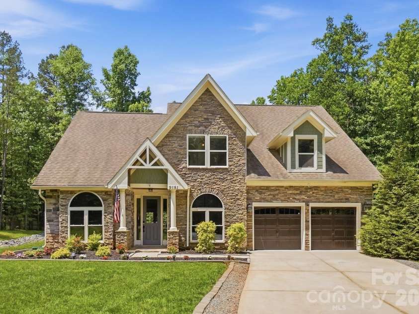 9151 Vagabond Road, Charlotte, NC 28227.  MLS# CAR4383699, YatesRealty ID 38758. 