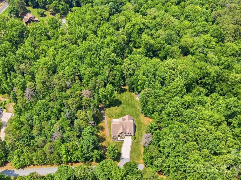9151 Vagabond Road, Charlotte, NC 28227.  MLS# CAR4383699, YatesRealty ID 38758. 