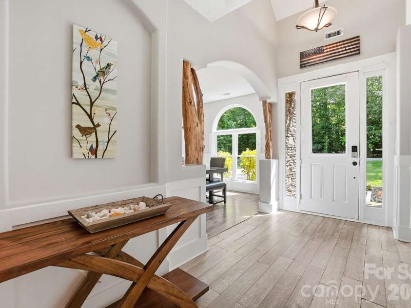 9151 Vagabond Road, Charlotte, NC 28227.  MLS# CAR4383699, YatesRealty ID 38758. 