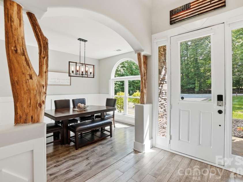 9151 Vagabond Road, Charlotte, NC 28227.  MLS# CAR4383699, YatesRealty ID 38758. 