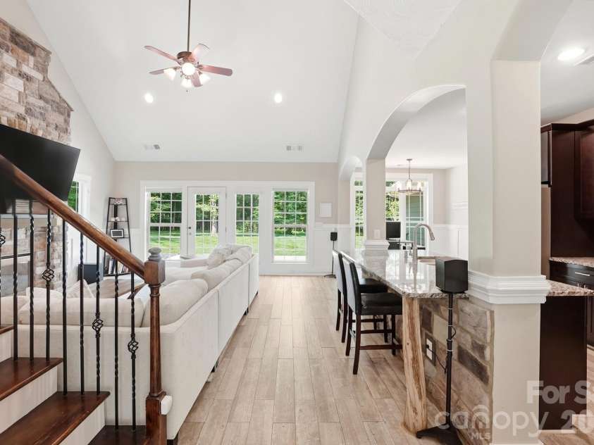 9151 Vagabond Road, Charlotte, NC 28227.  MLS# CAR4383699, YatesRealty ID 38758. 