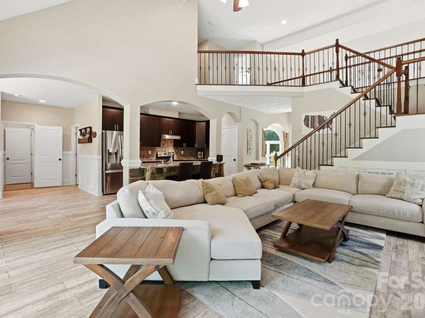 9151 Vagabond Road, Charlotte, NC 28227.  MLS# CAR4383699, YatesRealty ID 38758. 