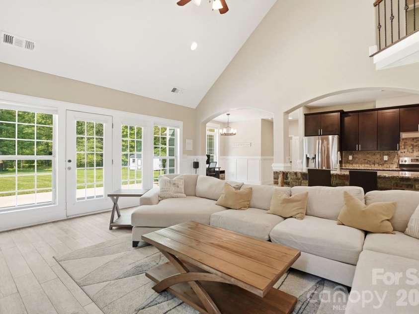 9151 Vagabond Road, Charlotte, NC 28227.  MLS# CAR4383699, YatesRealty ID 38758. 