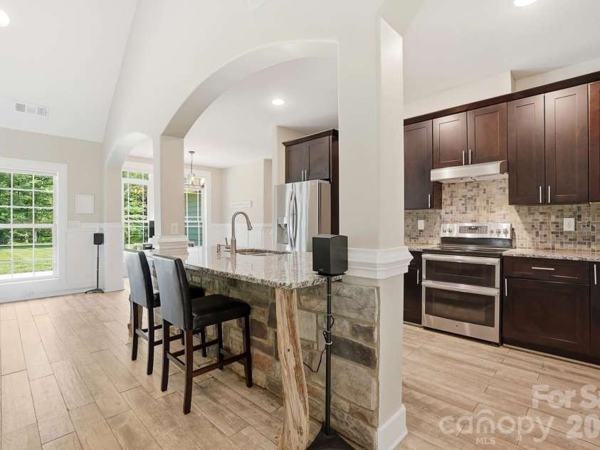 9151 Vagabond Road, Charlotte, NC 28227.  MLS# CAR4383699, YatesRealty ID 38758. 