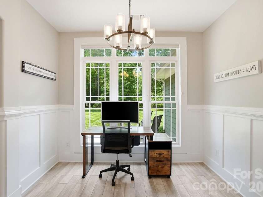 9151 Vagabond Road, Charlotte, NC 28227.  MLS# CAR4383699, YatesRealty ID 38758. 