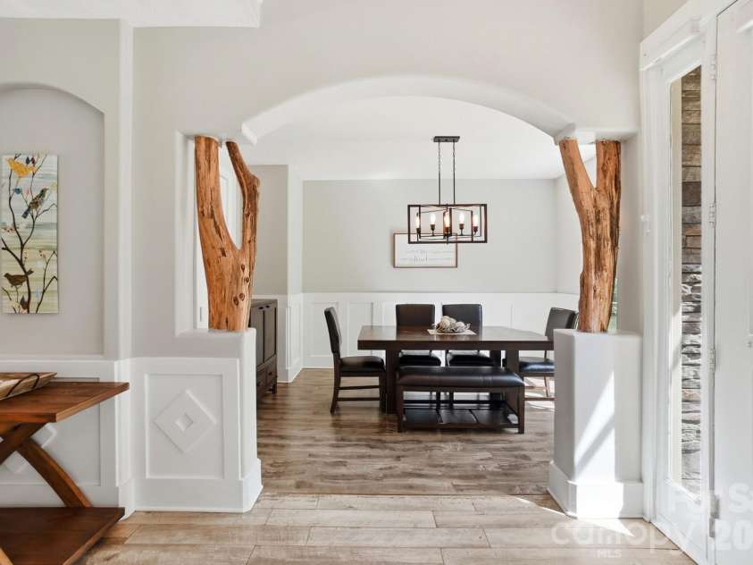 9151 Vagabond Road, Charlotte, NC 28227.  MLS# CAR4383699, YatesRealty ID 38758. 
