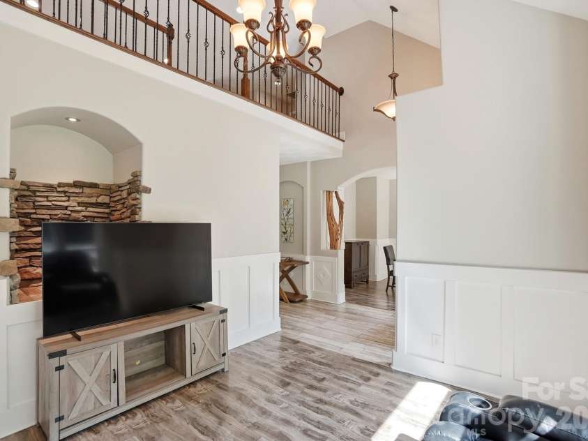 9151 Vagabond Road, Charlotte, NC 28227.  MLS# CAR4383699, YatesRealty ID 38758. 