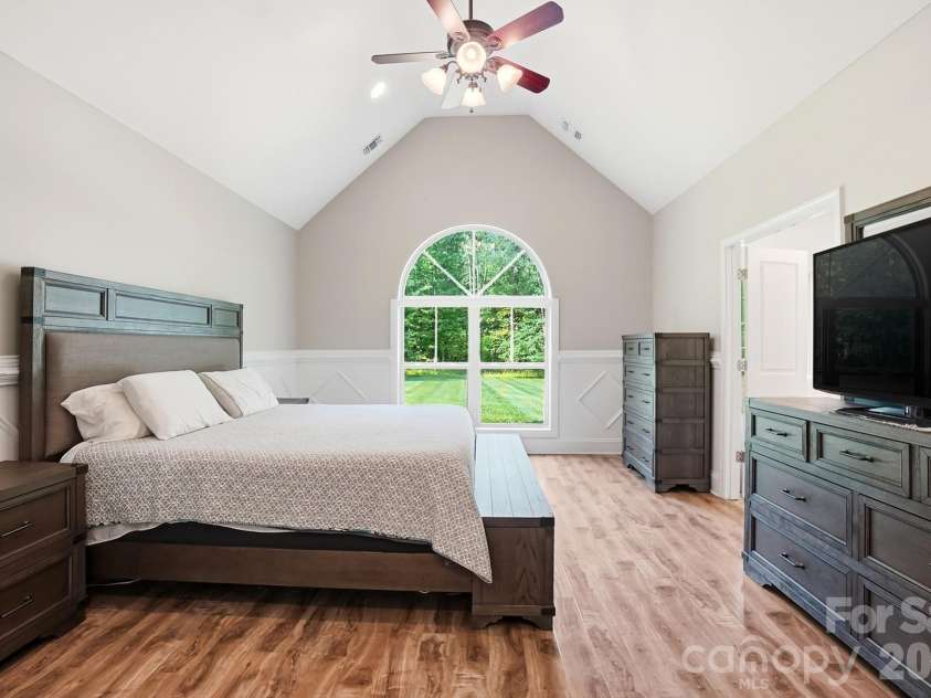 9151 Vagabond Road, Charlotte, NC 28227.  MLS# CAR4383699, YatesRealty ID 38758. 