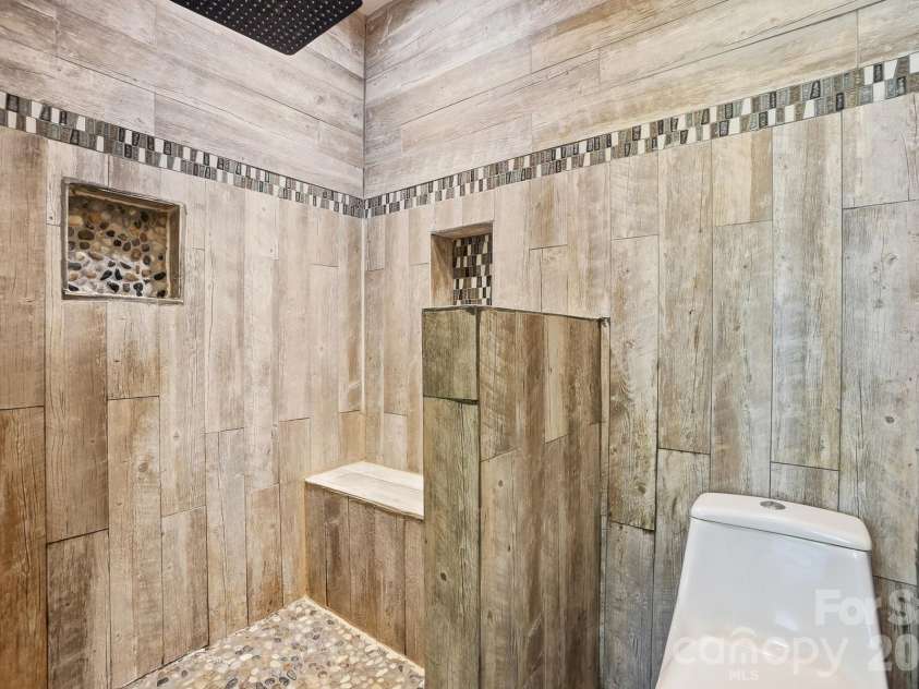 9151 Vagabond Road, Charlotte, NC 28227.  MLS# CAR4383699, YatesRealty ID 38758. 
