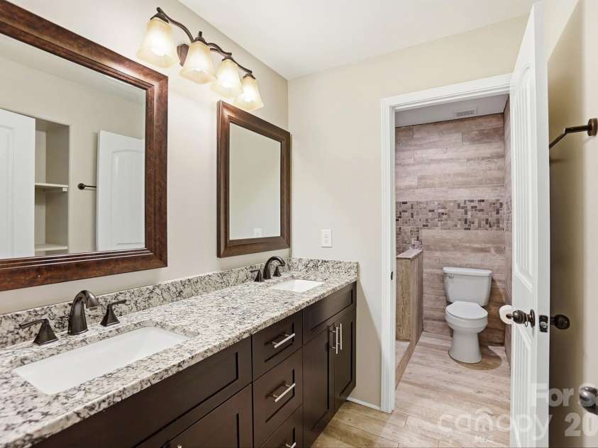9151 Vagabond Road, Charlotte, NC 28227.  MLS# CAR4383699, YatesRealty ID 38758. 