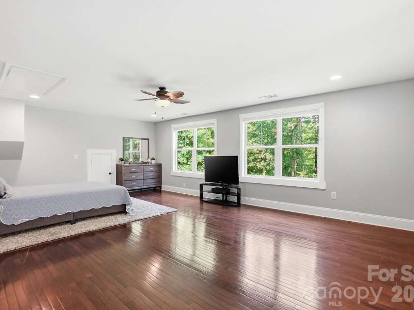 9151 Vagabond Road, Charlotte, NC 28227.  MLS# CAR4383699, YatesRealty ID 38758. 