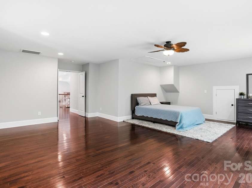 9151 Vagabond Road, Charlotte, NC 28227.  MLS# CAR4383699, YatesRealty ID 38758. 