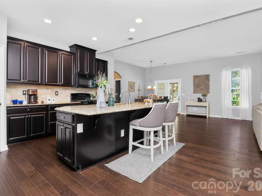 12823 Plumleaf Drive, Charlotte, NC 28213.  MLS# CAR4403899, YatesRealty ID 38759. 