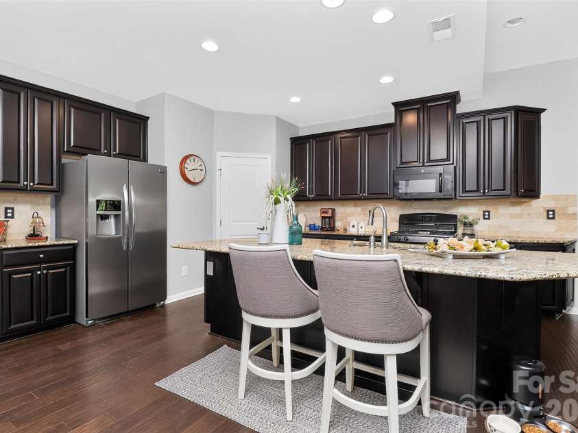 12823 Plumleaf Drive, Charlotte, NC 28213.  MLS# CAR4403899, YatesRealty ID 38759. 