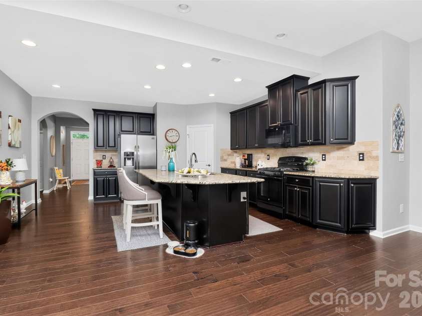 12823 Plumleaf Drive, Charlotte, NC 28213.  MLS# CAR4403899, YatesRealty ID 38759. 