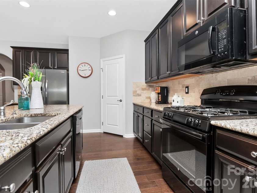 12823 Plumleaf Drive, Charlotte, NC 28213.  MLS# CAR4403899, YatesRealty ID 38759. 