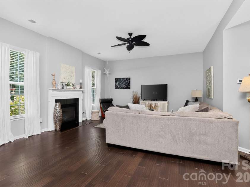 12823 Plumleaf Drive, Charlotte, NC 28213.  MLS# CAR4403899, YatesRealty ID 38759. 