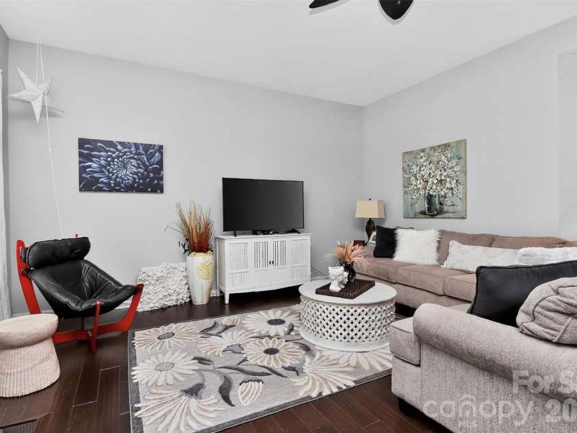 12823 Plumleaf Drive, Charlotte, NC 28213.  MLS# CAR4403899, YatesRealty ID 38759. 