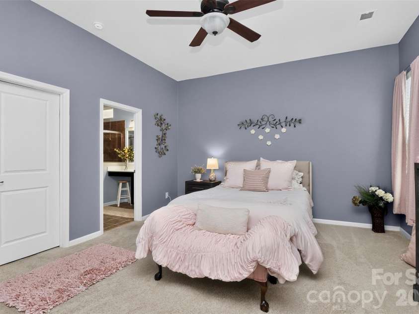 12823 Plumleaf Drive, Charlotte, NC 28213.  MLS# CAR4403899, YatesRealty ID 38759. 