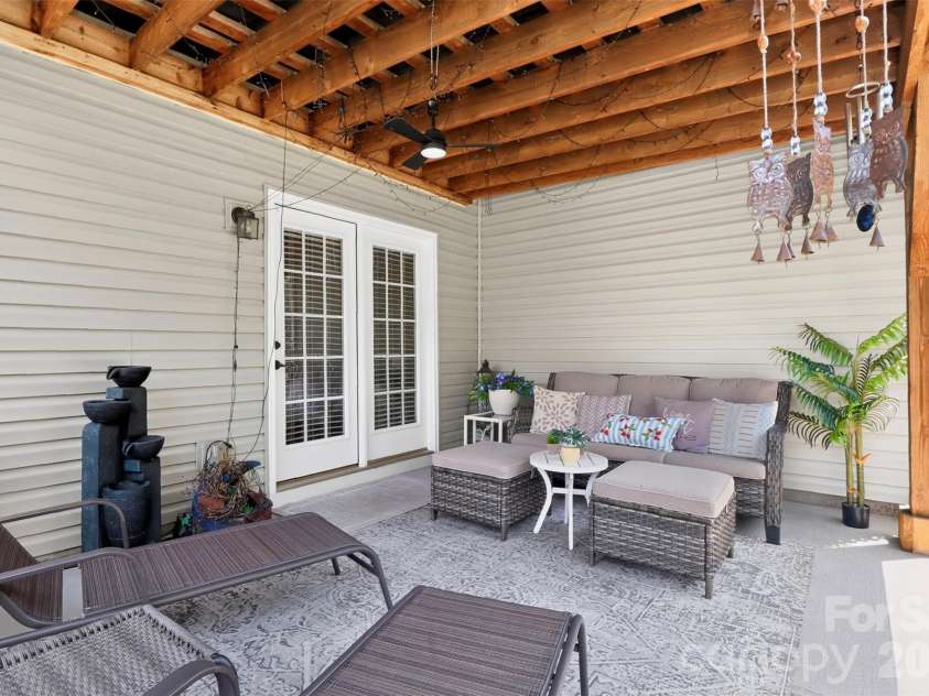 12823 Plumleaf Drive, Charlotte, NC 28213.  MLS# CAR4403899, YatesRealty ID 38759. 