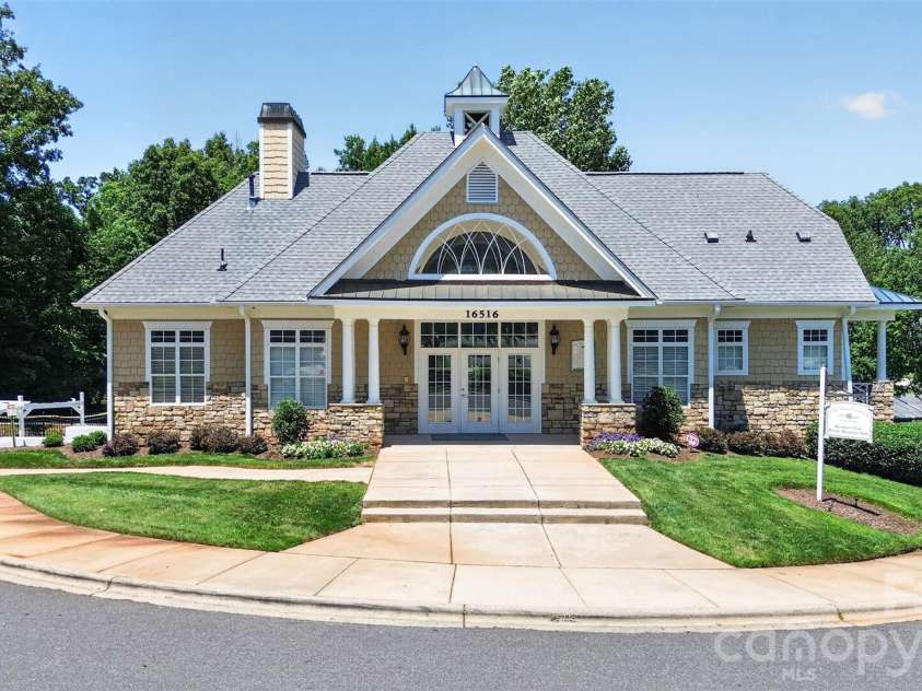 12823 Plumleaf Drive, Charlotte, NC 28213.  MLS# CAR4403899, YatesRealty ID 38759. 