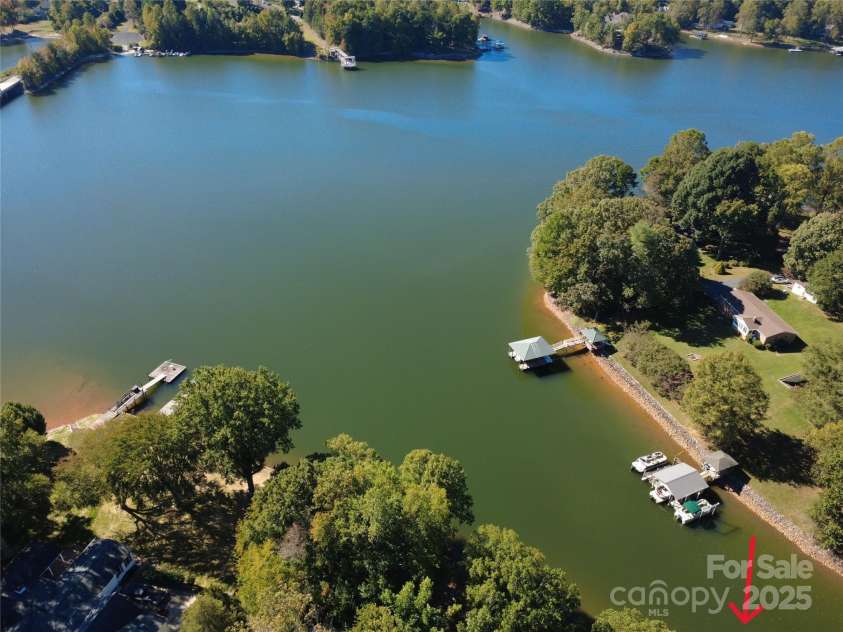 137 Hideaway Lane, Mooresville, NC 28117.  MLS# CAR4313154, YatesRealty ID 3876. 