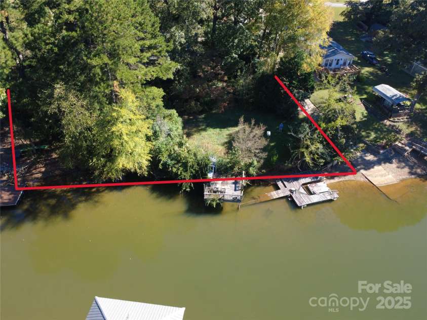 137 Hideaway Lane, Mooresville, NC 28117.  MLS# CAR4313154, YatesRealty ID 3876. 