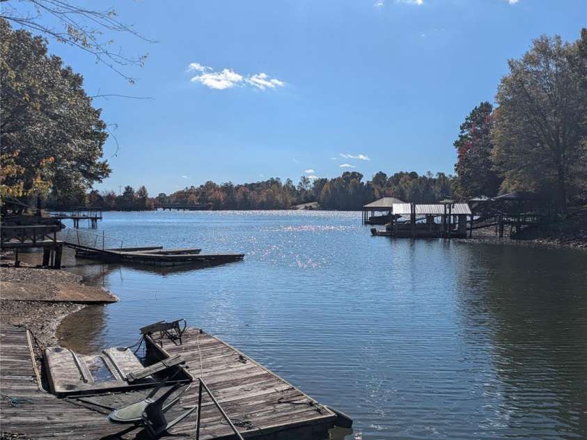 137 Hideaway Lane, Mooresville, NC 28117.  MLS# CAR4313154, YatesRealty ID 3876. 