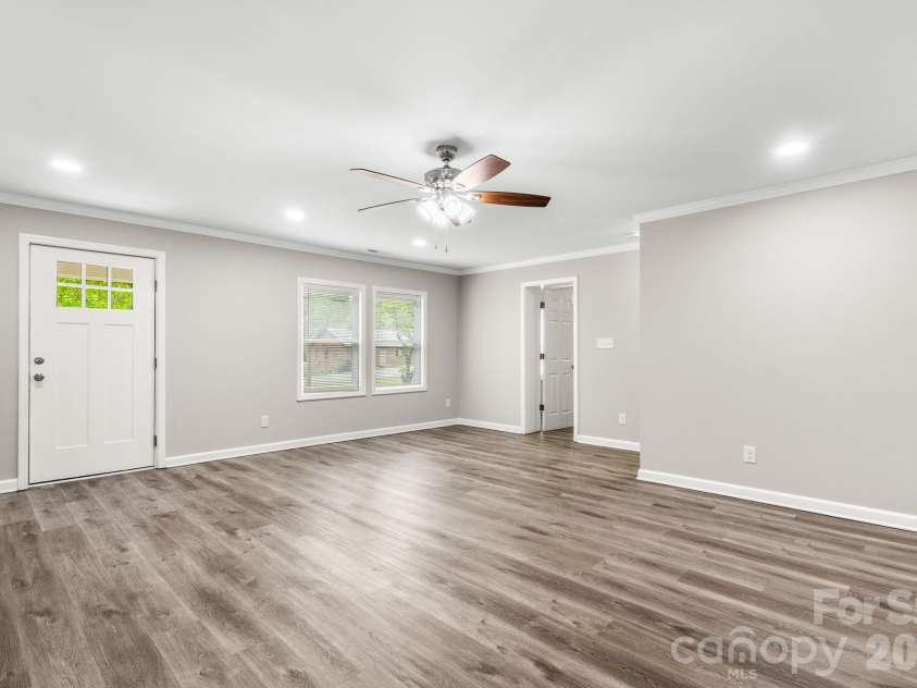2376 US 321 Highway, Newton, NC 28658.  MLS# CAR4402152, YatesRealty ID 38763. 