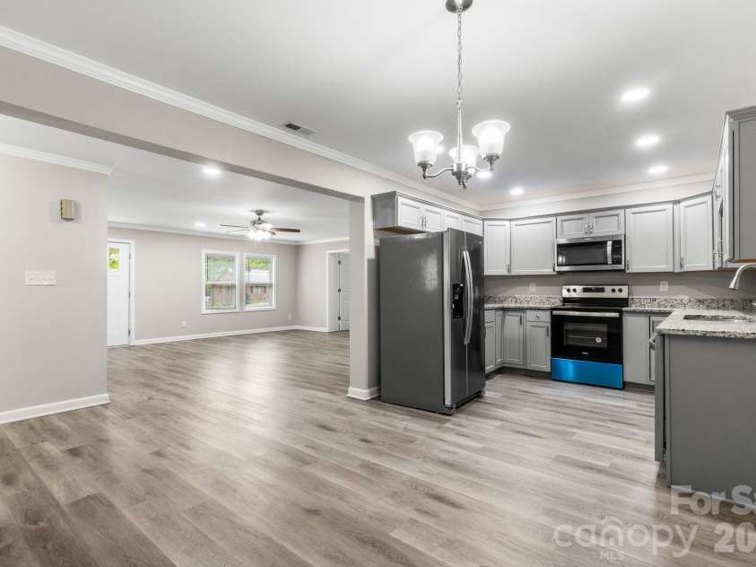 2376 US 321 Highway, Newton, NC 28658.  MLS# CAR4402152, YatesRealty ID 38763. 