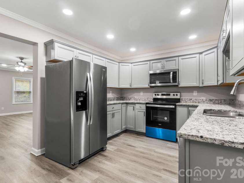 2376 US 321 Highway, Newton, NC 28658.  MLS# CAR4402152, YatesRealty ID 38763. 
