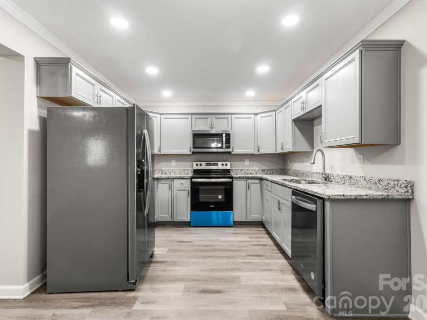 2376 US 321 Highway, Newton, NC 28658.  MLS# CAR4402152, YatesRealty ID 38763. 